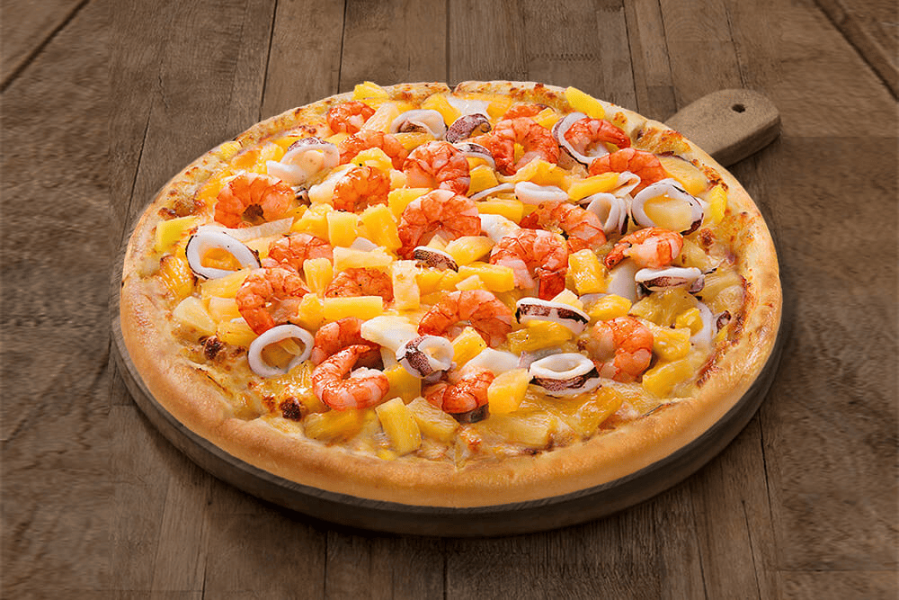 Domino’s pizzas feature a signature crust and diverse toppings, all prepared American-style (Source: Domino’s Pizza Việt Nam)